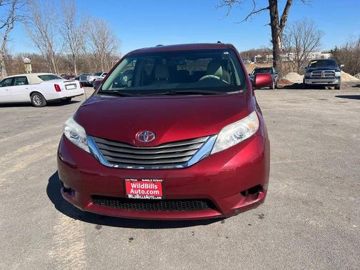 2012 Toyota Sienna XLE