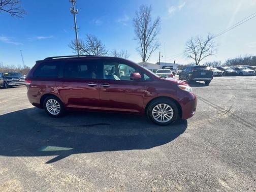 2012 Toyota Sienna XLE