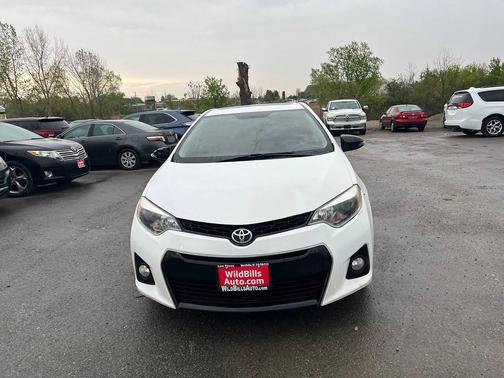 Super White 2014 Toyota Corolla S Plus