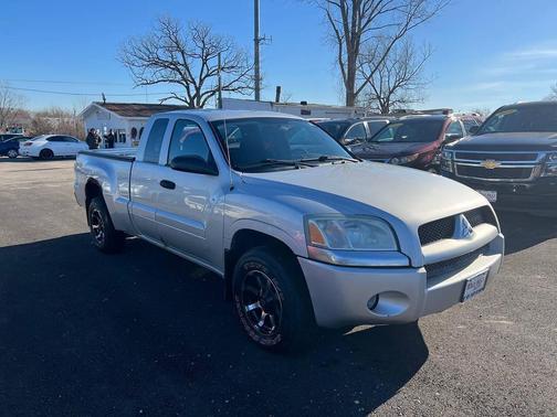 2007 Mitsubishi Raider LS