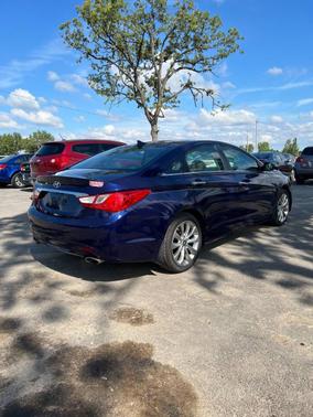 2013 Hyundai SONATA SE