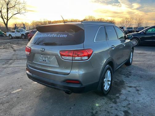 2017 Kia Sorento LX