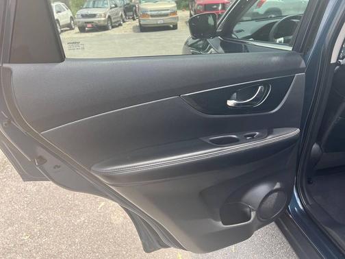 Arctic Blue Metallic 2016 Nissan Rogue SL