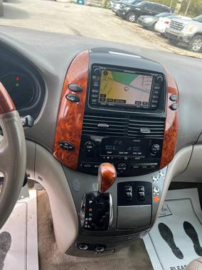 Tan 2009 Toyota Sienna XLE Limited