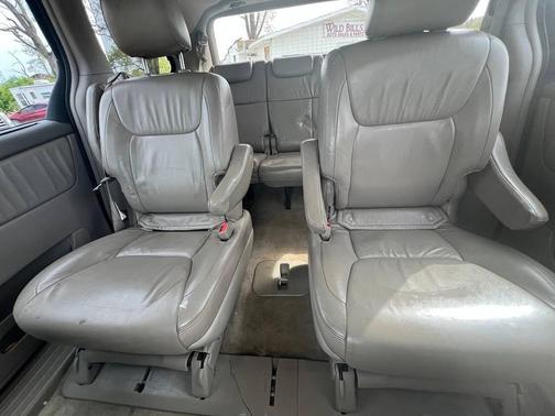 Tan 2009 Toyota Sienna XLE Limited