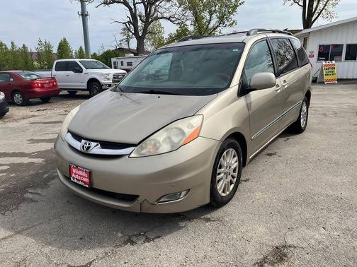 Tan 2009 Toyota Sienna XLE Limited