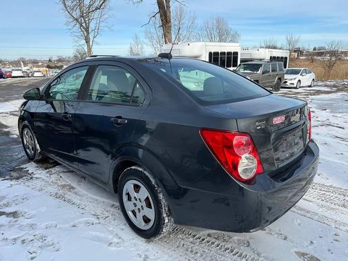 2016 Chevrolet Sonic LS