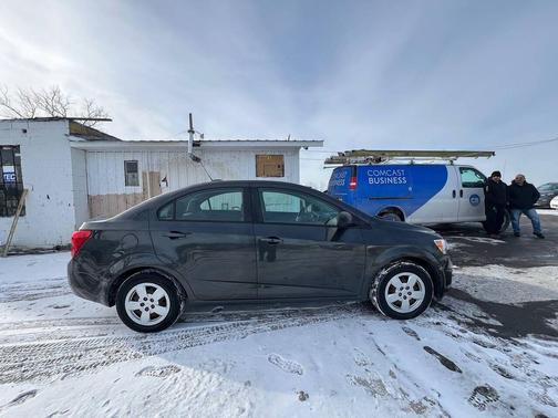 2016 Chevrolet Sonic LS