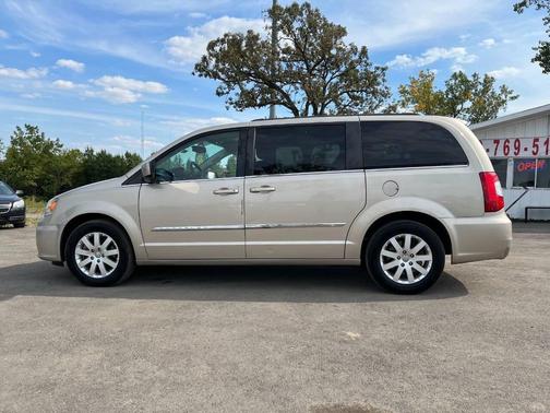2015 Chrysler Town & Country Touring