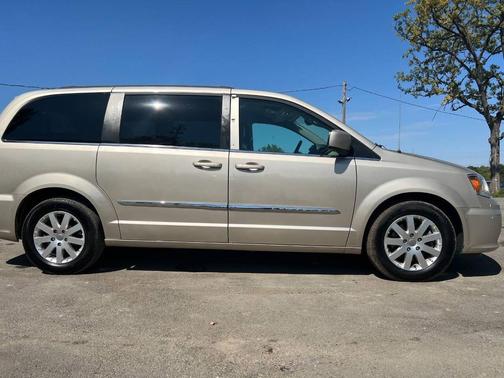 2015 Chrysler Town & Country Touring