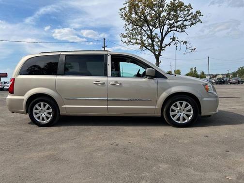 2015 Chrysler Town & Country Touring