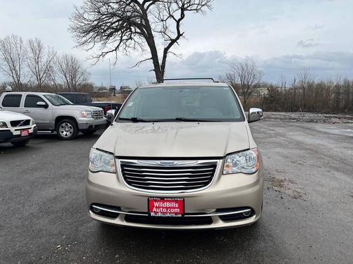 2015 Chrysler Town & Country Touring-L
