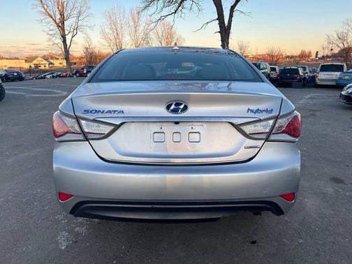 2013 Hyundai SONATA Hybrid Limited