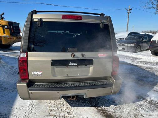 2006 Jeep Commander Base