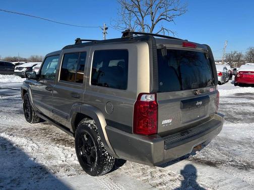 2006 Jeep Commander Base