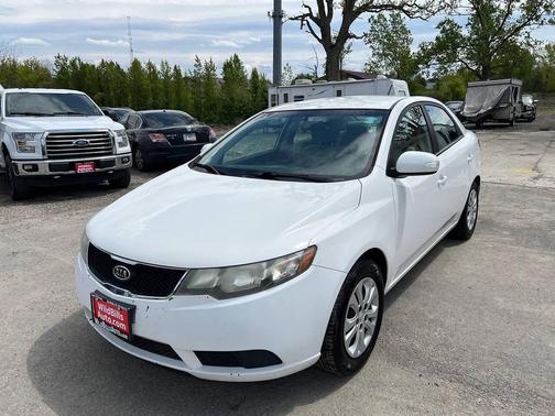 Clear White 2010 Kia Forte EX