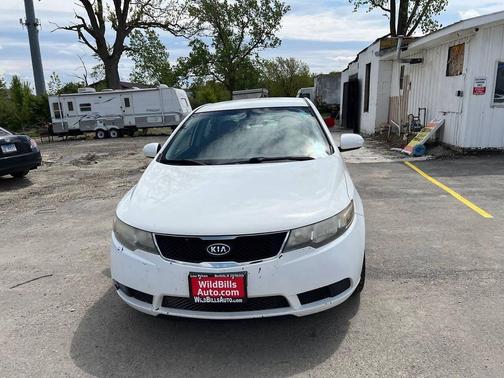 Clear White 2010 Kia Forte EX