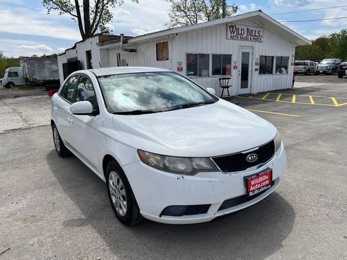 Clear White 2010 Kia Forte EX
