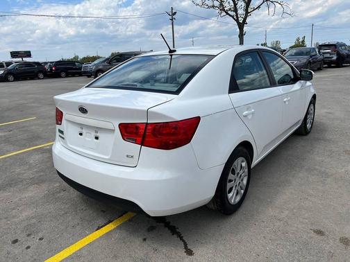 Clear White 2010 Kia Forte EX