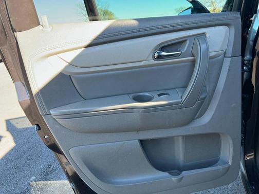 Pewter 2017 Chevrolet Traverse LS