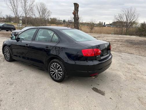 Black Uni 2013 Volkswagen Jetta S