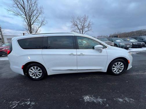2018 Chrysler Pacifica Touring-L Plus