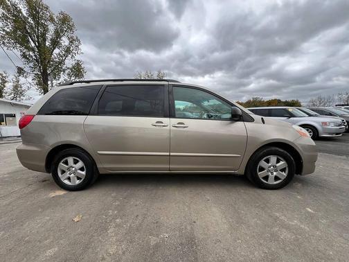 2009 Toyota Sienna LE