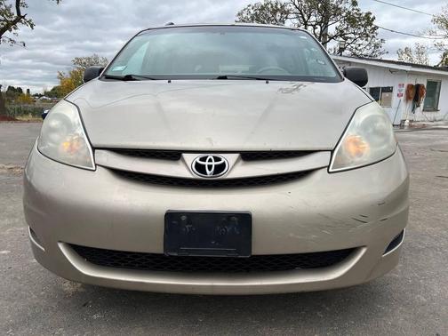 2009 Toyota Sienna LE