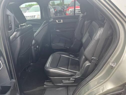 Silver Spruce Metallic 2020 Ford Explorer XLT