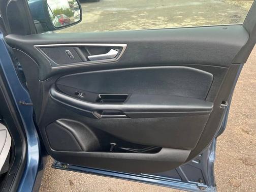 Blue 2018 Ford Edge SEL
