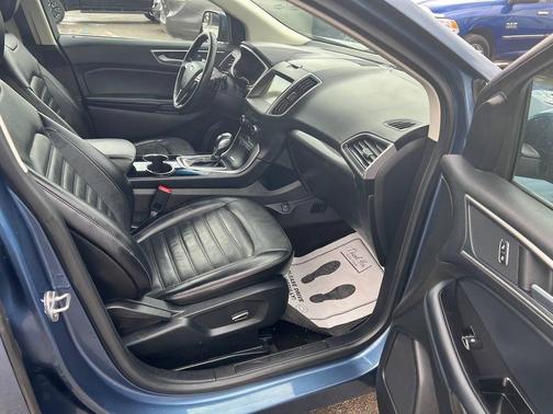 Blue 2018 Ford Edge SEL