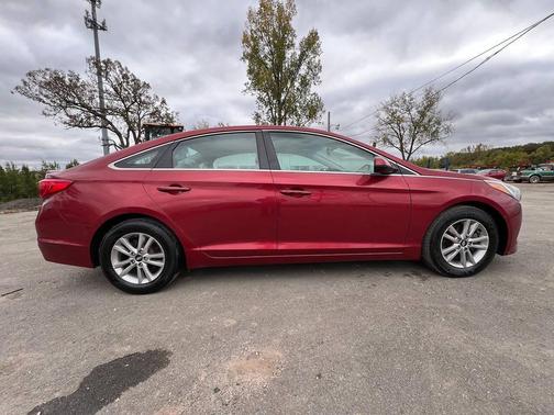 2016 Hyundai SONATA SE