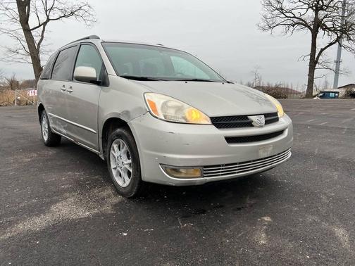 2005 Toyota Sienna XLE
