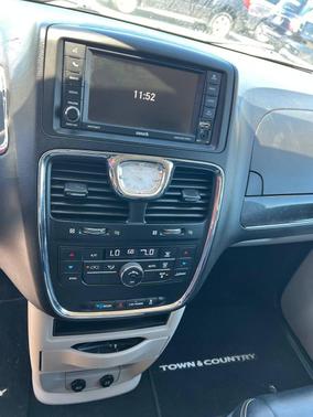 Billet Silver Metallic Clearcoat 2014 Chrysler Town & Country Touring