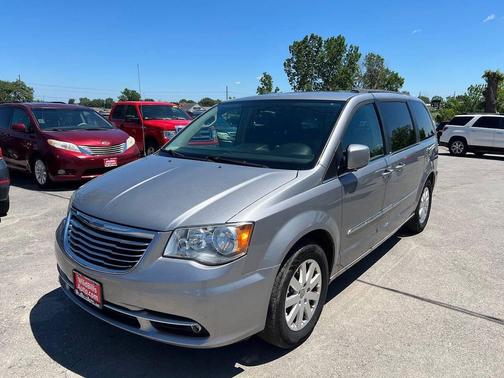 Billet Silver Metallic Clearcoat 2014 Chrysler Town & Country Touring