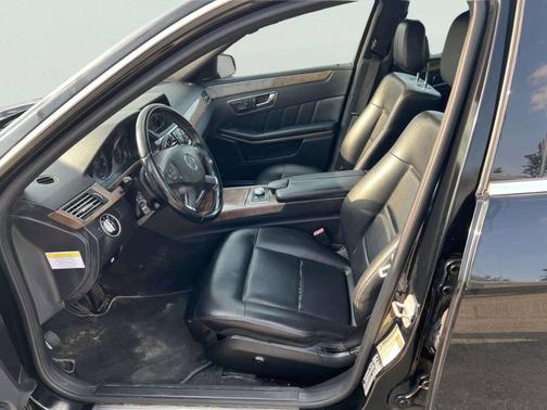 Black 2011 Mercedes-Benz E-Class 4MATIC