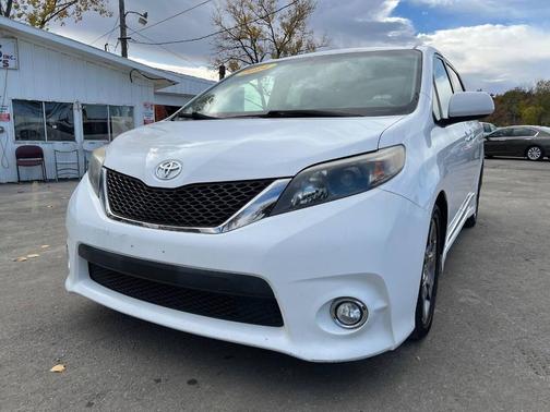 2014 Toyota Sienna SE