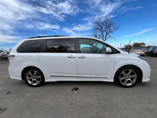 2014 Toyota Sienna SE