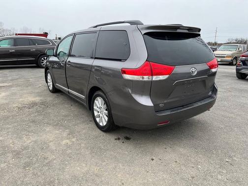 2014 Toyota Sienna LE