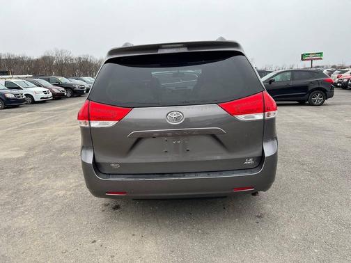 2014 Toyota Sienna LE