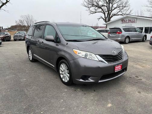 2014 Toyota Sienna LE