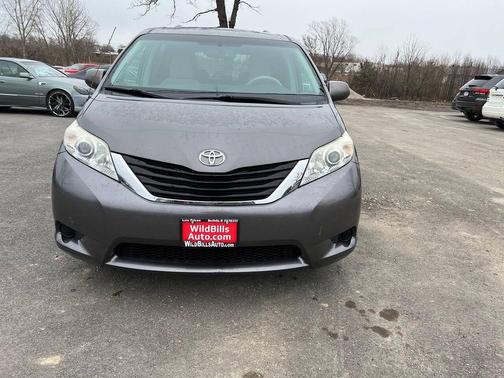2014 Toyota Sienna LE