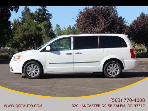Bright White Clearcoat 2016 Chrysler Town & Country Touring