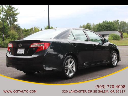 Gray 2013 Toyota Camry SE