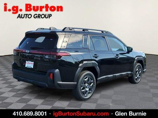 Black / Silver 2026 Subaru Outback Premium