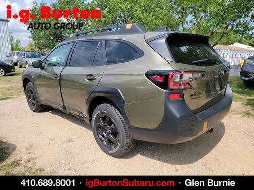 Autumn Green Metallic 2023 Subaru Outback Wilderness