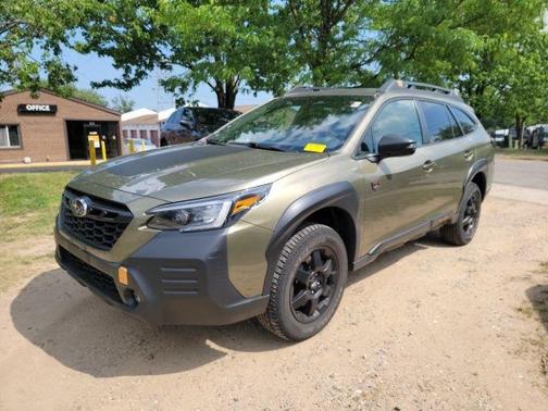 Autumn Green Metallic 2023 Subaru Outback Wilderness