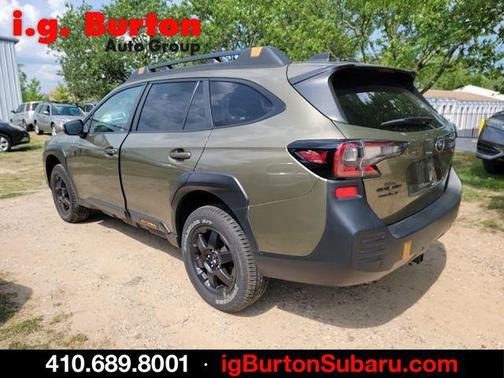 Autumn Green Metallic 2023 Subaru Outback Wilderness