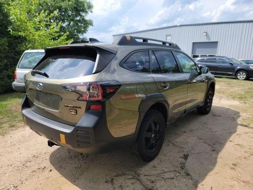 Autumn Green Metallic 2023 Subaru Outback Wilderness