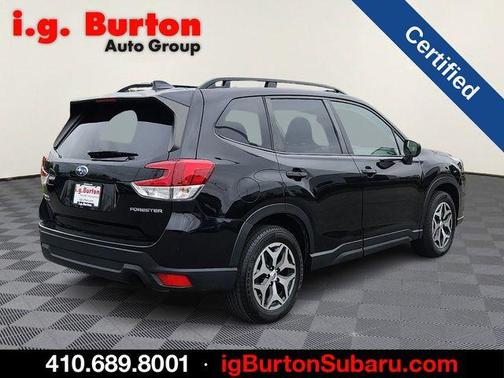 Crystal Black Silica 2022 Subaru Forester Premium